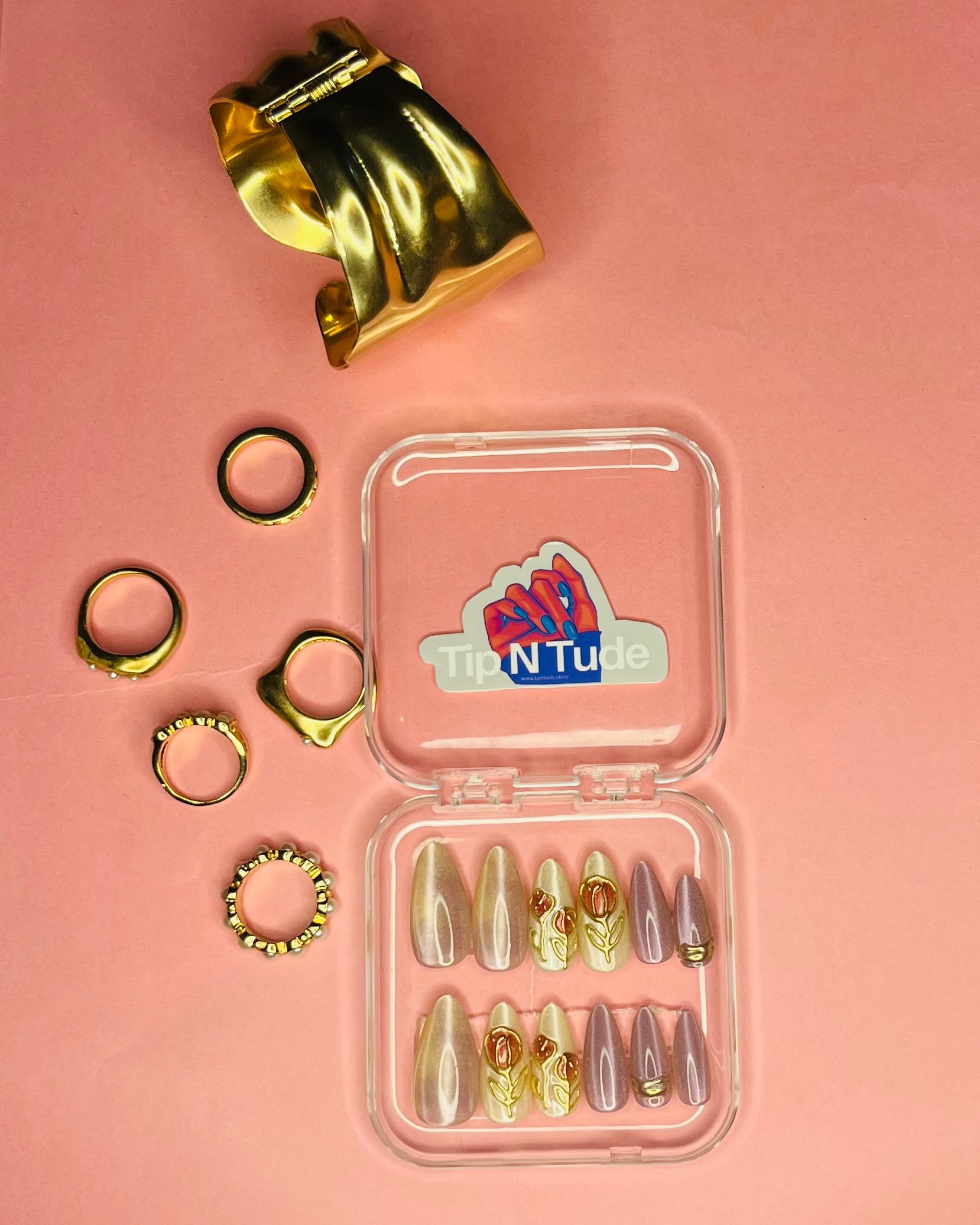 Rose Gold Cat-eye Tulip Garden